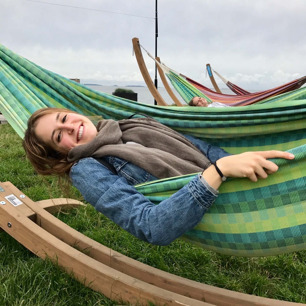 Meet your Posher, Caroline